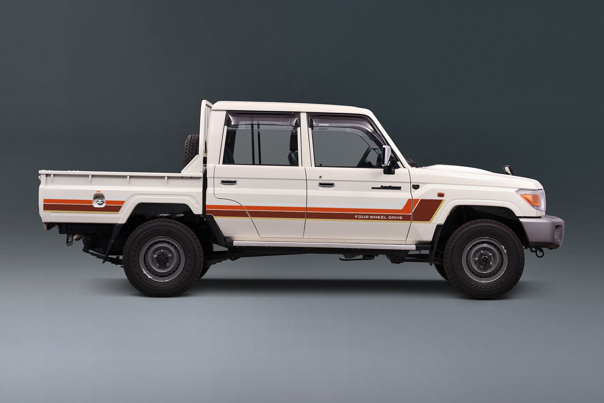 70 Series Land Cruiser Decal Body Stripe Kit (Renmark) - 79 Series Dual Cab (2012-)