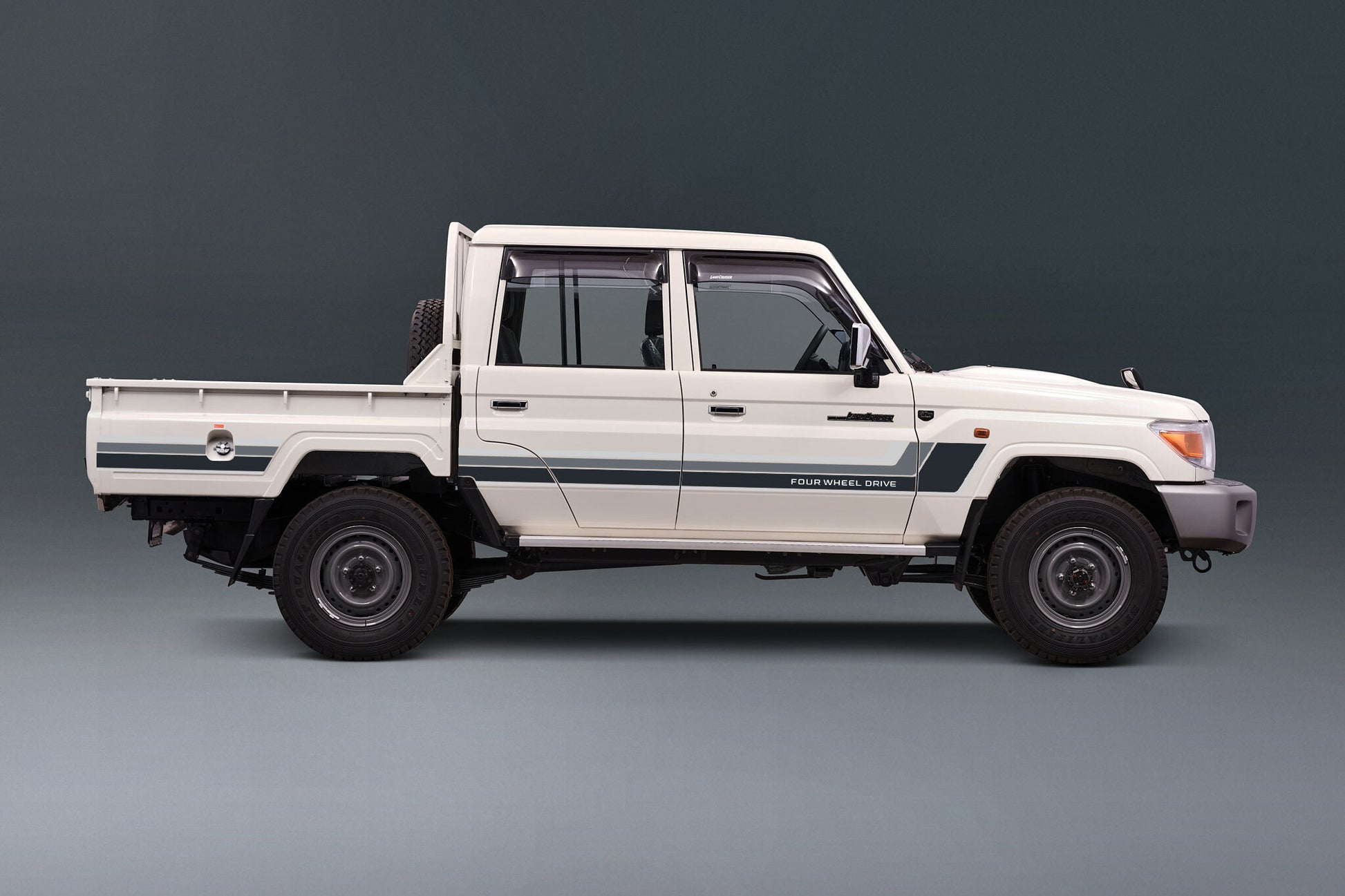 70 Series Land Cruiser Decal Body Stripe Kit (Renmark) - 79 Series Dual Cab (2012-)