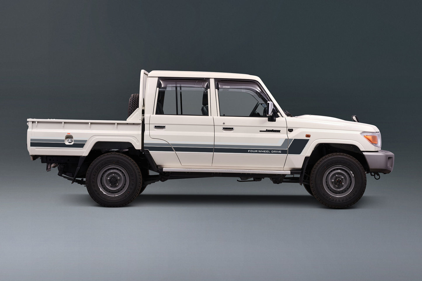 70 Series Land Cruiser Decal Body Stripe Kit (Renmark) - 79 Series Dual Cab (2012-)