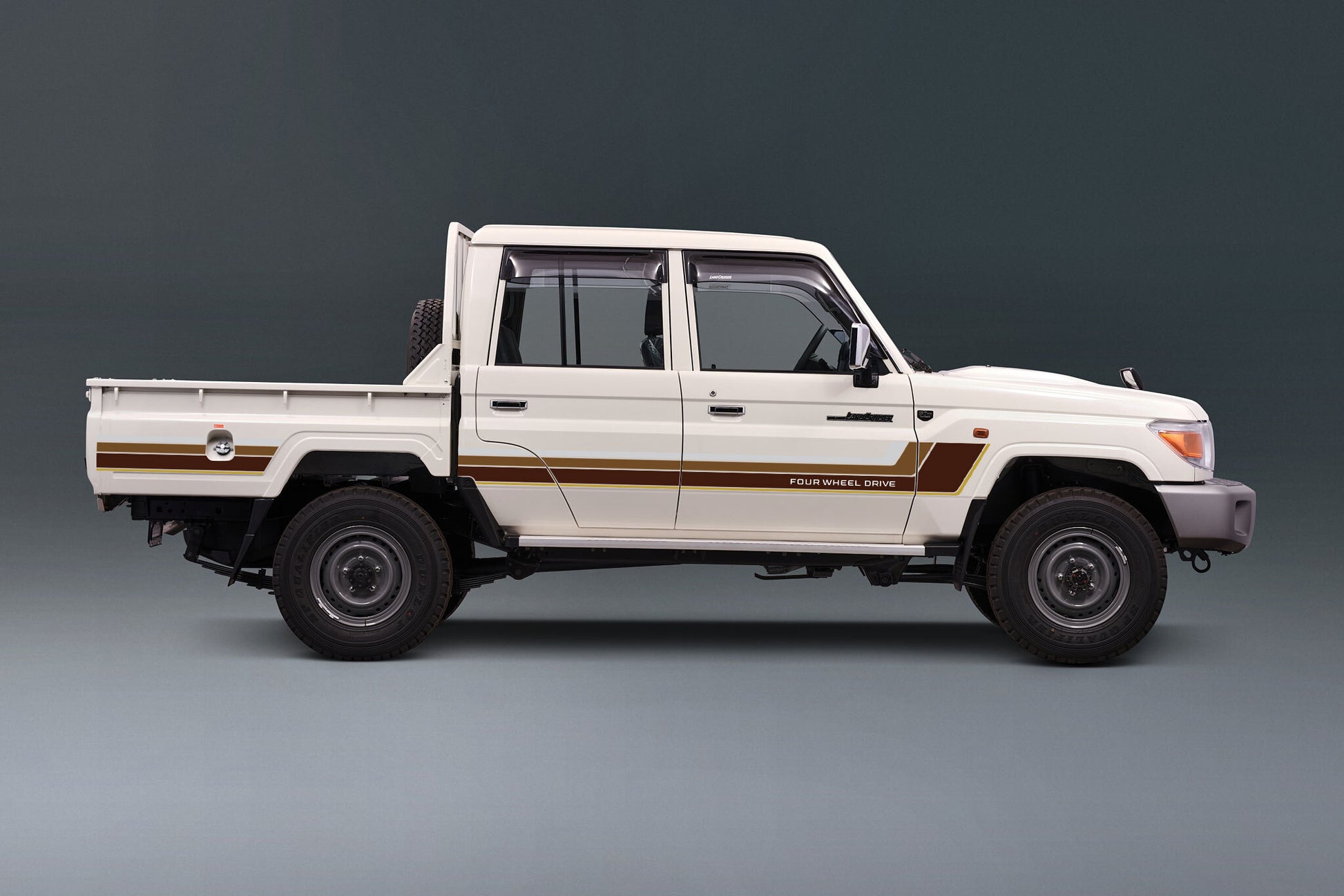 70 Series Land Cruiser Decal Body Stripe Kit (Renmark) - 79 Series Dual Cab (2012-)