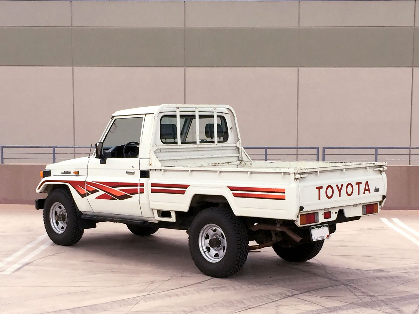 70 Series Land Cruiser Decal Body Stripe Kit (Tenterfield) - 75 Series Single Cab (1985-1999)